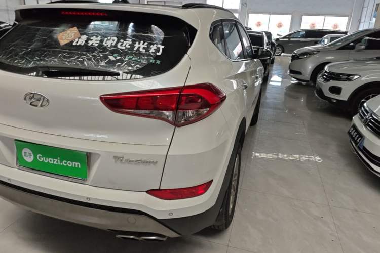 Used Hyundai Tucson 2015 1.6T Dual-Clutch Two-Wheel-Drive Smart Model Right Rear Taillight