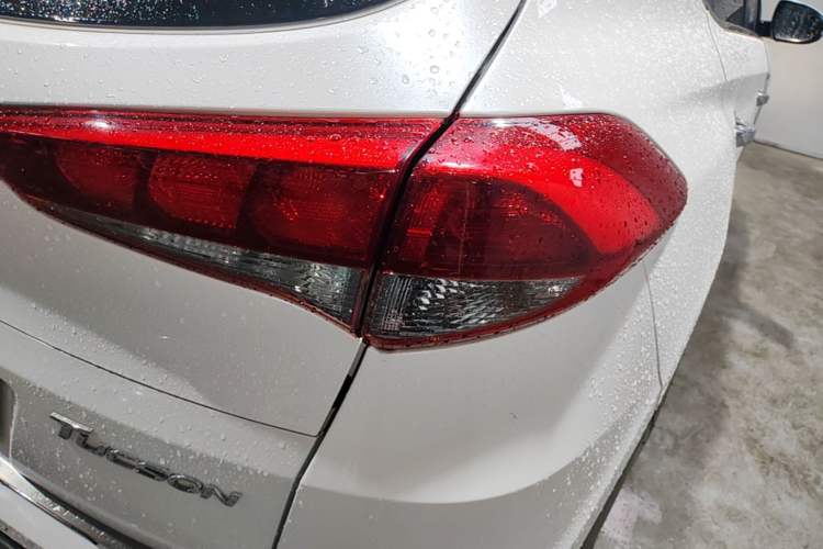 Used Hyundai Tucson 2015 1.6T Dual-Clutch Two-Wheel-Drive Smart Model Right Rear Taillight
