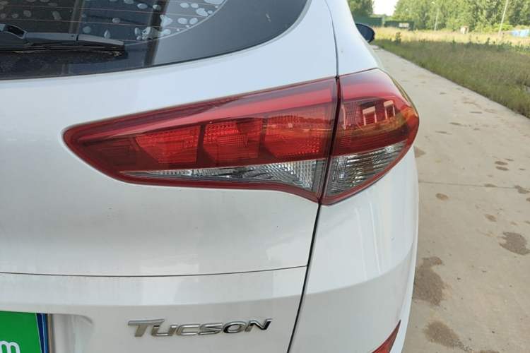 Used Hyundai Tucson 2015 1.6T Dual-Clutch Two-Wheel-Drive Smart Model Right Rear Taillight