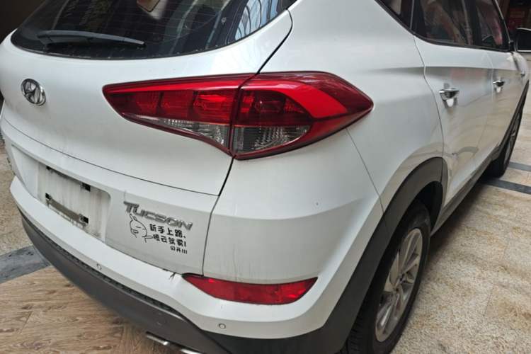 Used Hyundai Tucson 2015 1.6T Dual-Clutch Two-Wheel-Drive Smart Model Right Rear Taillight