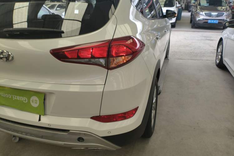 Used Hyundai Tucson 2015 1.6T Dual-Clutch Two-Wheel-Drive Smart Model Right Rear Taillight