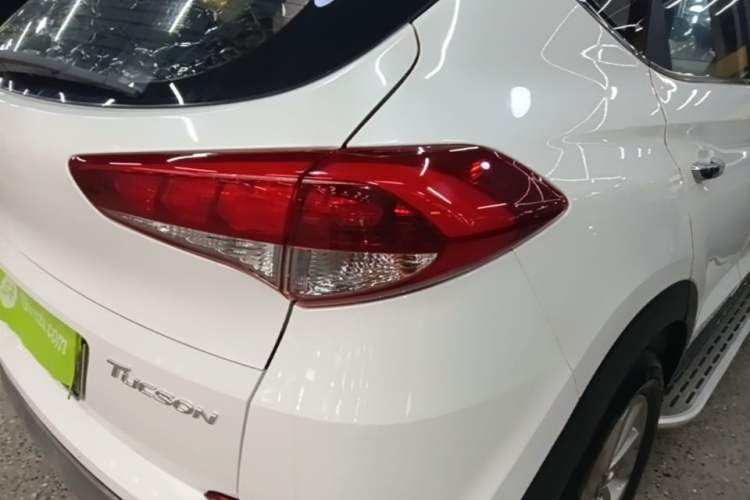 Used Hyundai Tucson 2015 1.6T Dual-Clutch Two-Wheel-Drive Smart Model Right Rear Taillight