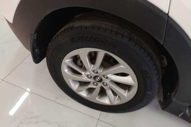 Used Hyundai Tucson 2015 1.6T Dual-Clutch Two-Wheel-Drive Smart Model Right Rear Wheel Hub