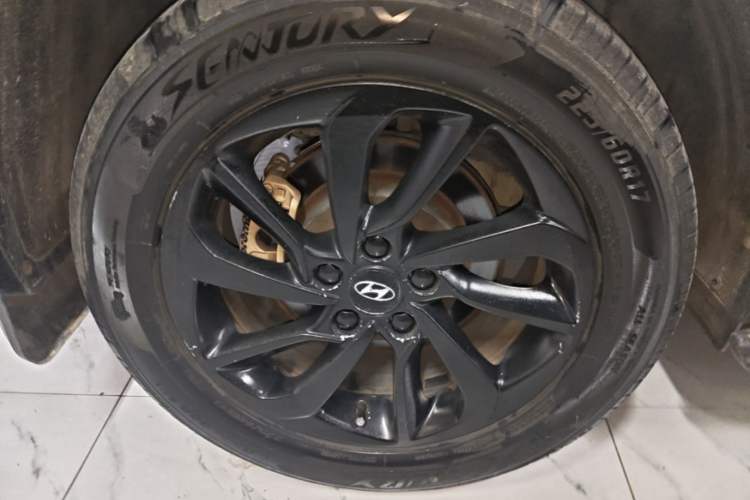 Used Hyundai Tucson 2015 1.6T Dual-Clutch Two-Wheel-Drive Smart Model Right Rear Wheel Hub