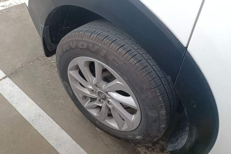 Used Hyundai Tucson 2015 1.6T Dual-Clutch Two-Wheel-Drive Smart Model Right Rear Wheel Hub