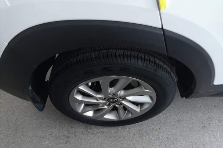Used Hyundai Tucson 2015 1.6T Dual-Clutch Two-Wheel-Drive Smart Model Right Rear Wheel Hub
