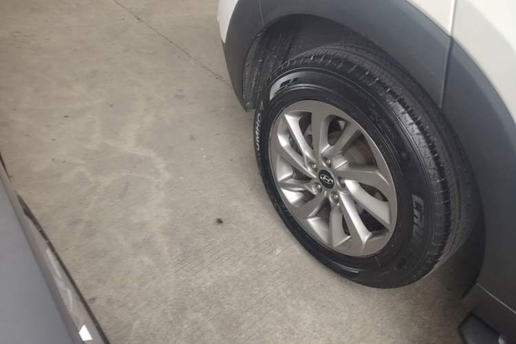 Used Hyundai Tucson 2015 1.6T Dual-Clutch Two-Wheel-Drive Smart Model Right Rear Wheel Hub