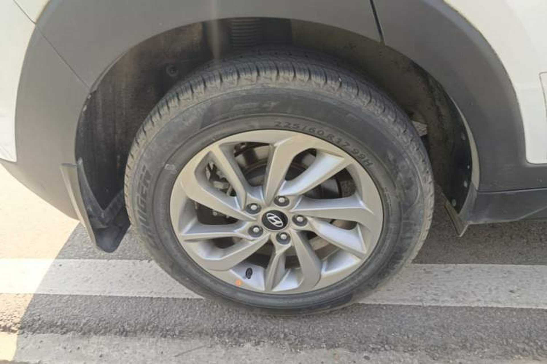 Used Hyundai Tucson 2015 1.6T Dual-Clutch Two-Wheel-Drive Smart Model Right Rear Wheel Hub