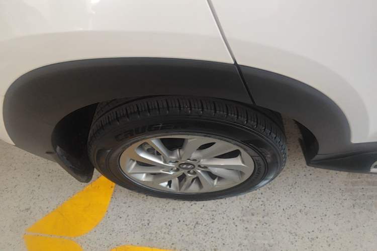 Used Hyundai Tucson 2015 1.6T Dual-Clutch Two-Wheel-Drive Smart Model Right Rear Wheel Hub