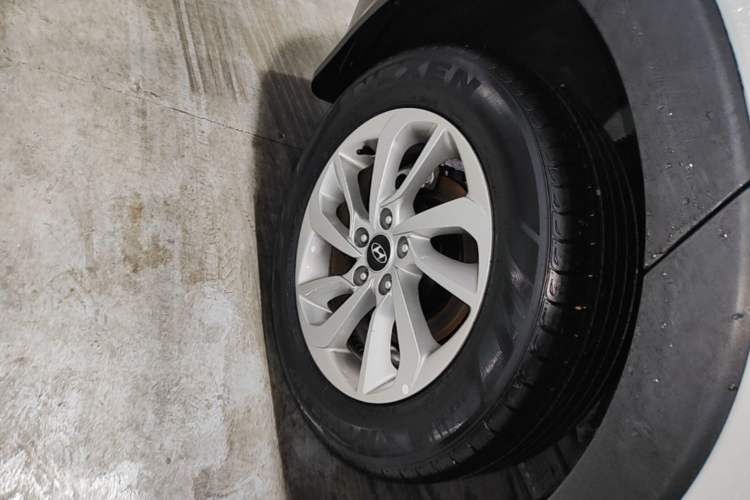 Used Hyundai Tucson 2015 1.6T Dual-Clutch Two-Wheel-Drive Smart Model Right Rear Wheel Hub