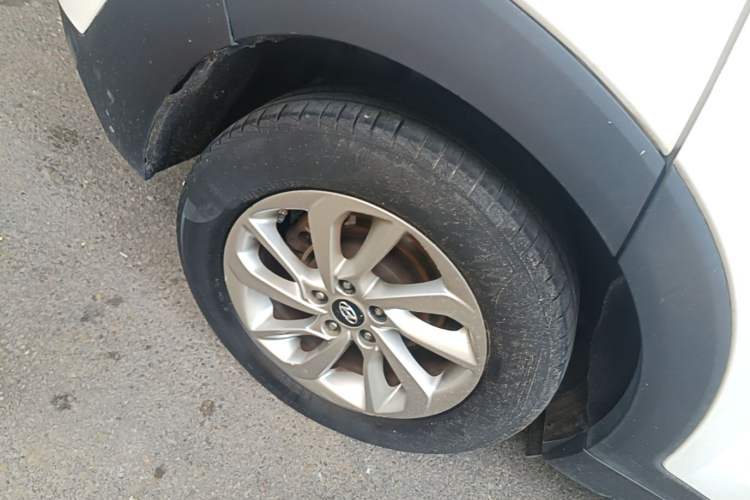 Used Hyundai Tucson 2015 1.6T Dual-Clutch Two-Wheel-Drive Smart Model Right Rear Wheel Hub