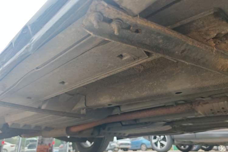 Used Hyundai Tucson 2015 2.0L Automatic Two-Wheel Drive Smart Version Right Side Sill