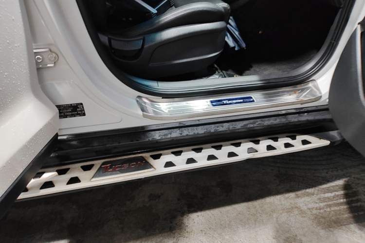 Used Hyundai Tucson 2015 1.6T Dual-Clutch Two-Wheel-Drive Smart Model Right Side Sill