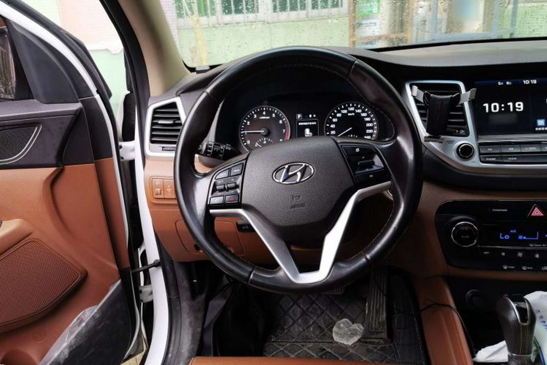 Used Hyundai Tucson 2015 1.6T Dual-Clutch Two-Wheel-Drive Smart Model Steering Wheel