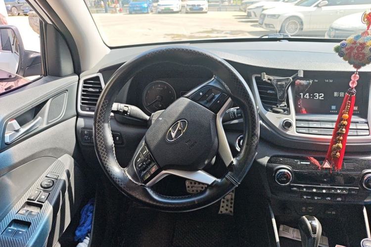Used Hyundai Tucson 2015 1.6T Dual-Clutch Two-Wheel-Drive Smart Model Steering Wheel