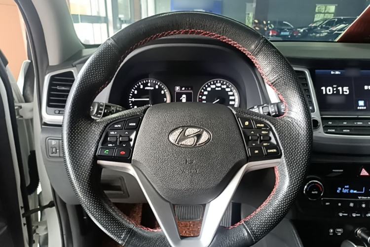 Used Hyundai Tucson 2015 1.6T Dual-Clutch Two-Wheel-Drive Leading Model Steering Wheel