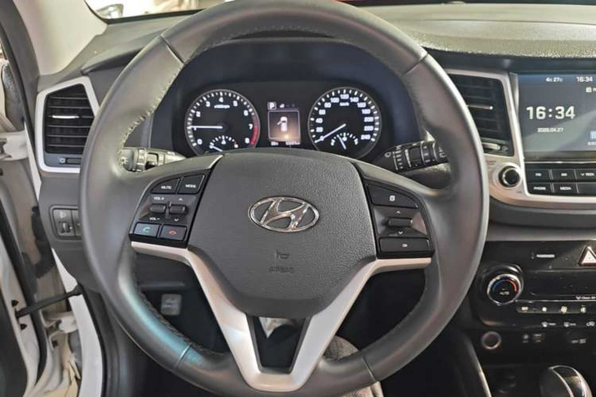 Used Hyundai Tucson 2015 1.6T Dual-Clutch Two-Wheel-Drive Smart Model Steering Wheel