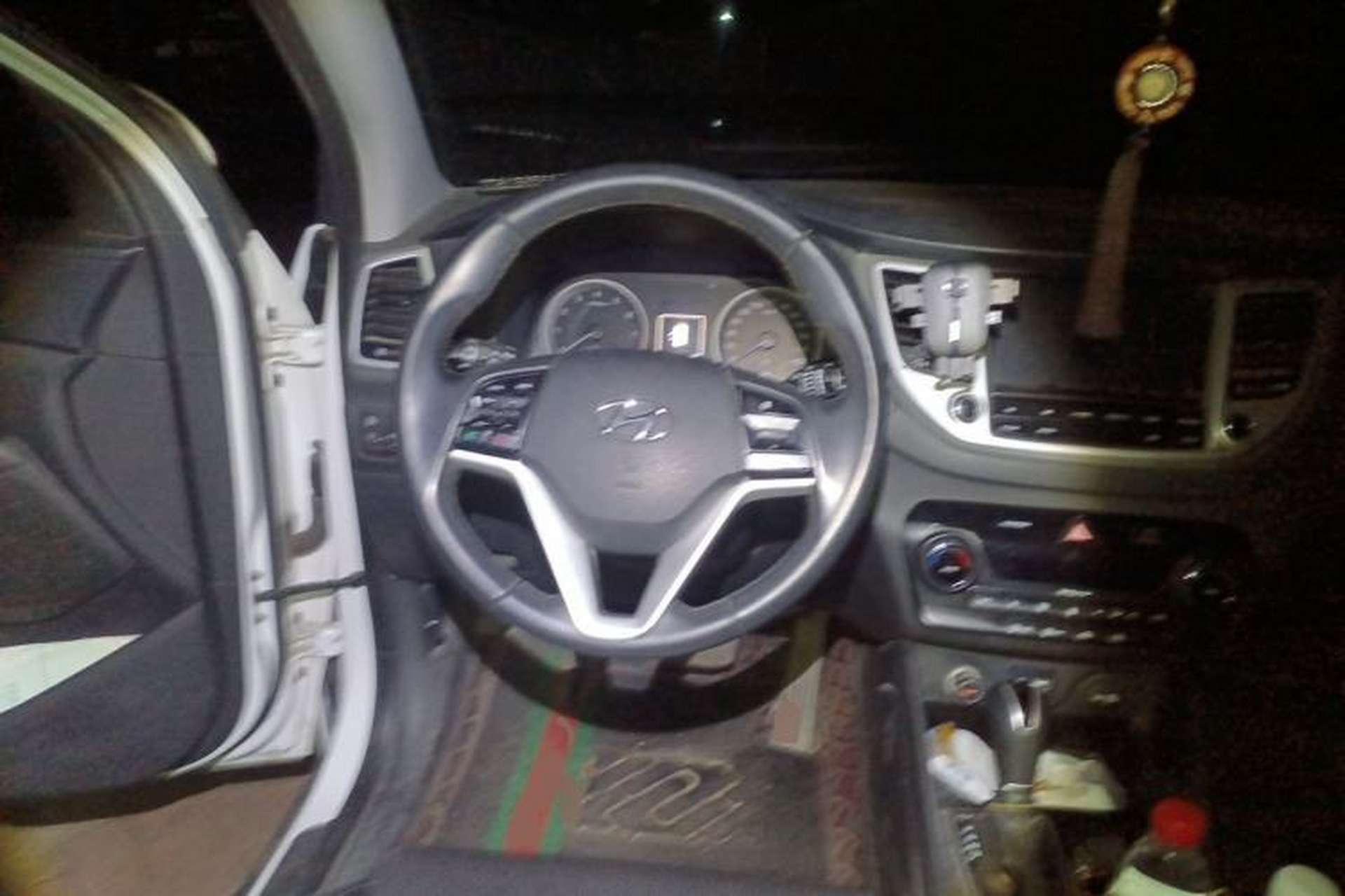 Used Hyundai Tucson 2015 1.6T Dual-Clutch Two-Wheel-Drive Smart Model Steering Wheel