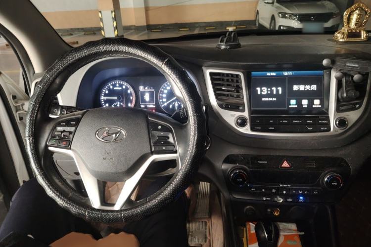 Used Hyundai Tucson 2015 1.6T Dual-Clutch Two-Wheel-Drive Smart Model Steering Wheel