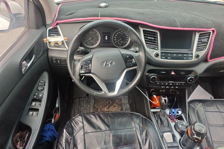 Used Hyundai Tucson 2015 1.6T Dual-Clutch Two-Wheel-Drive Leading Model Steering Wheel