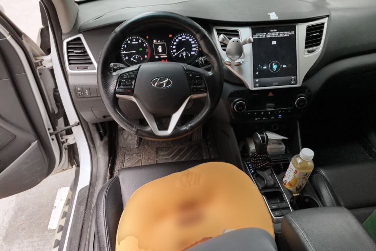 Used Hyundai Tucson 2015 1.6T Dual-Clutch Two-Wheel-Drive Smart Model Steering Wheel