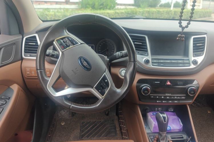 Used Hyundai Tucson 2015 1.6T Dual-Clutch Two-Wheel-Drive Smart Model Steering Wheel