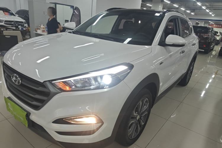 Used Hyundai Tucson 2015 1.6T Dual-Clutch Two-Wheel-Drive Leading Model Guazi used car, China used car export, Used car for sale, Used  cars, Cheapest cars for sale