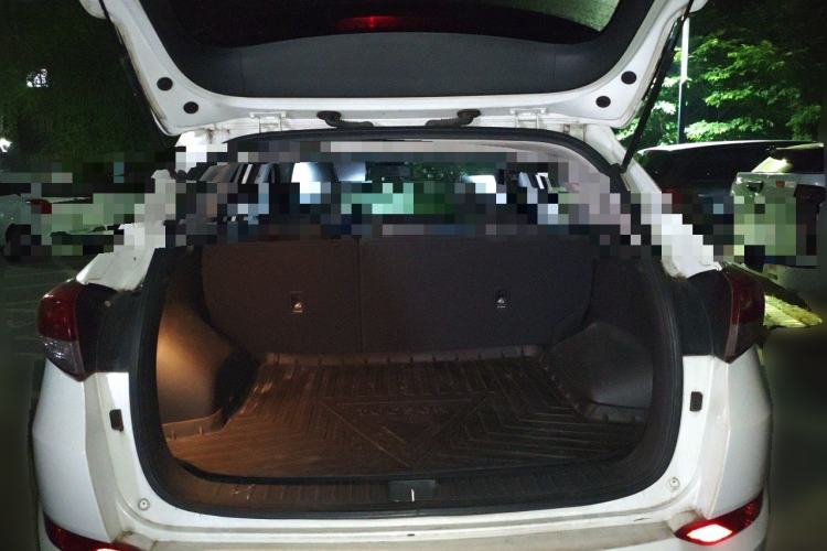 Used Hyundai Tucson 2015 1.6T Dual-Clutch Two-Wheel-Drive Smart Model Trunk
