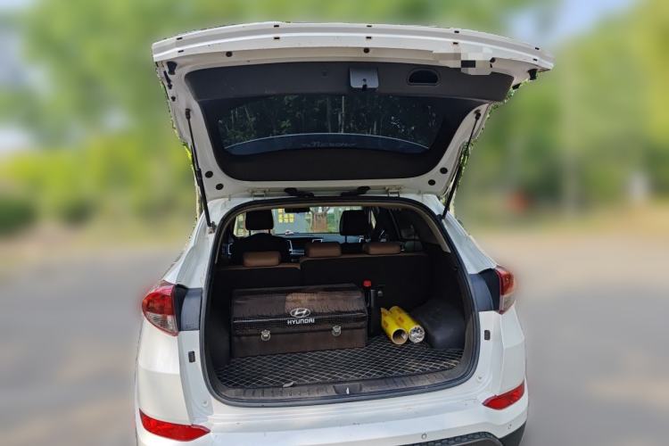 Used Hyundai Tucson 2015 1.6T Dual-Clutch Two-Wheel-Drive Smart Model Trunk