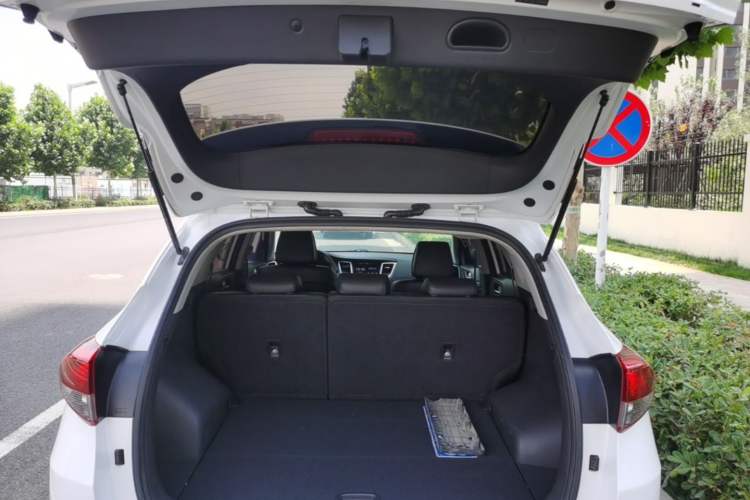 Used Hyundai Tucson 2015 1.6T Dual-Clutch Two-Wheel-Drive Smart Model Trunk
