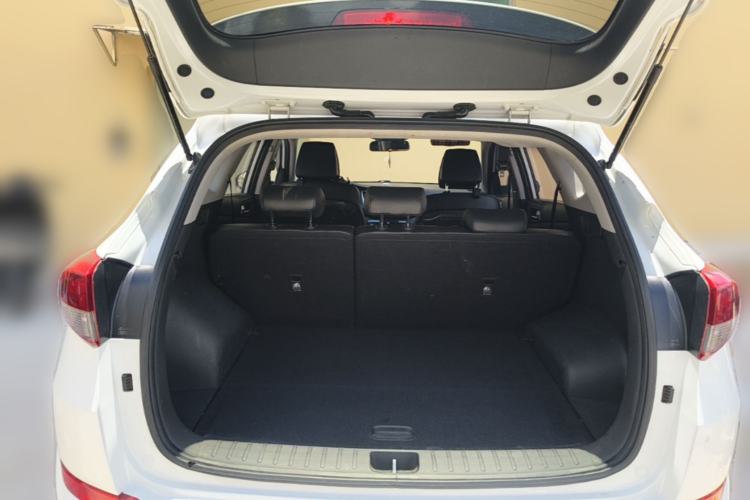 Used Hyundai Tucson 2015 1.6T Dual-Clutch Two-Wheel-Drive Smart Model Trunk