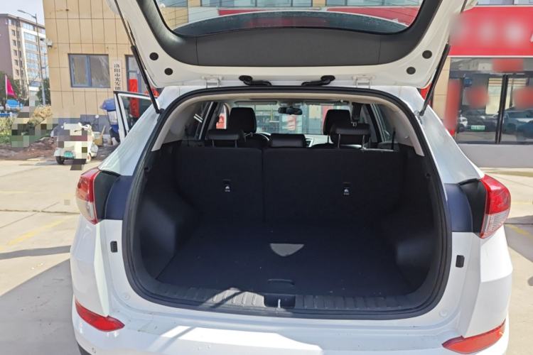 Used Hyundai Tucson 2015 1.6T Dual-Clutch Two-Wheel-Drive Smart Model Trunk