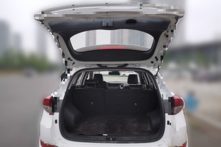 Used Hyundai Tucson 2015 1.6T Dual-Clutch Two-Wheel-Drive Smart Model Trunk