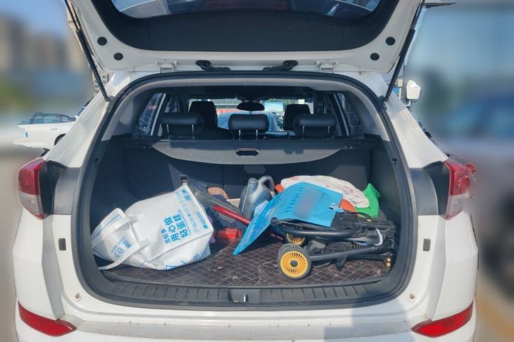 Used Hyundai Tucson 2015 1.6T Dual-Clutch Two-Wheel-Drive Smart Model Trunk