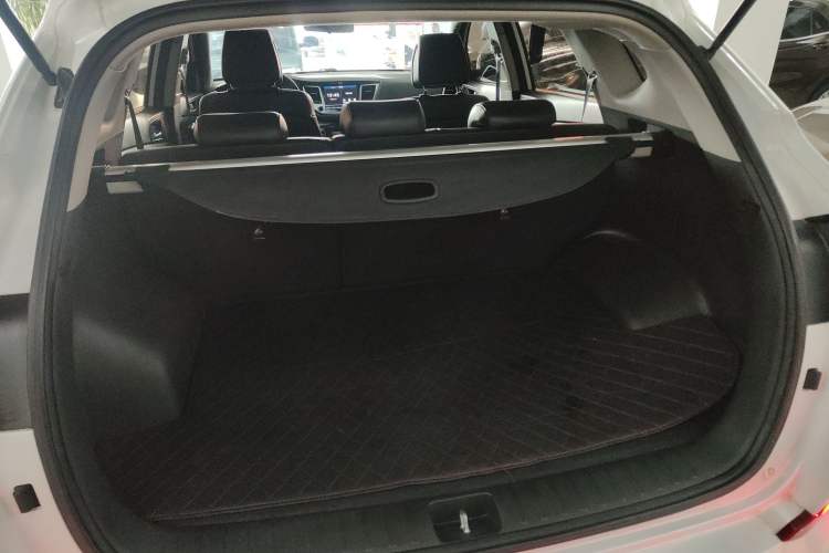 Used Hyundai Tucson 2015 1.6T Dual-Clutch Two-Wheel-Drive Smart Model Trunk