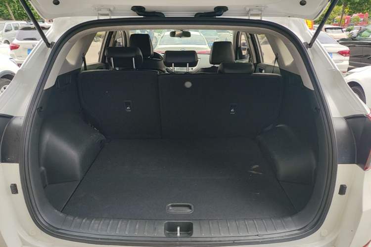 Used Hyundai Tucson 2015 1.6T Dual-Clutch Two-Wheel-Drive Smart Model Trunk