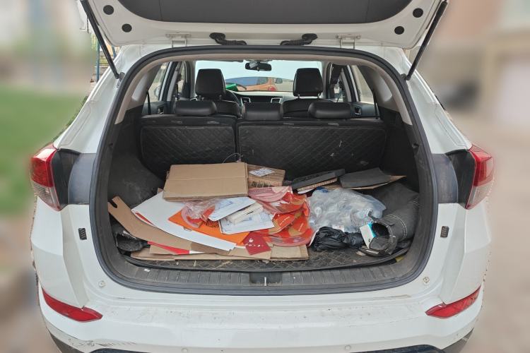 Used Hyundai Tucson 2015 1.6T Dual-Clutch Two-Wheel-Drive Smart Model Trunk