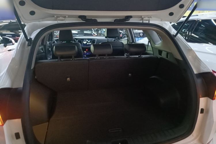 Used Hyundai Tucson 2015 1.6T Dual-Clutch Two-Wheel-Drive Smart Model Trunk