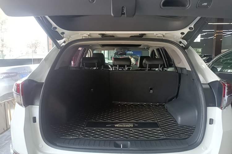 Used Hyundai Tucson 2015 1.6T Dual-Clutch Two-Wheel-Drive Leading Model Trunk