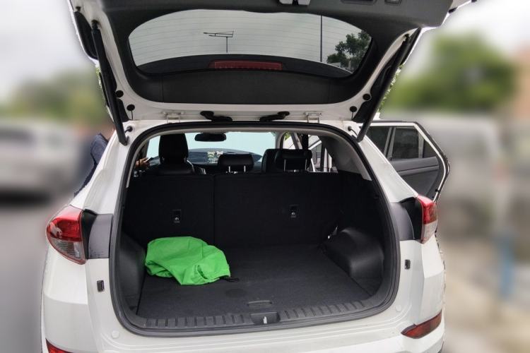 Used Hyundai Tucson 2015 1.6T Dual-Clutch Two-Wheel-Drive Leading Model Trunk