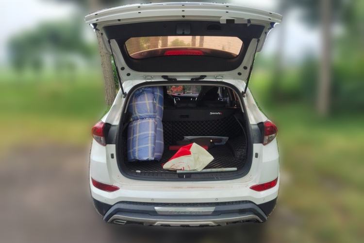 Used Hyundai Tucson 2015 1.6T Dual-Clutch Two-Wheel-Drive Smart Model Trunk