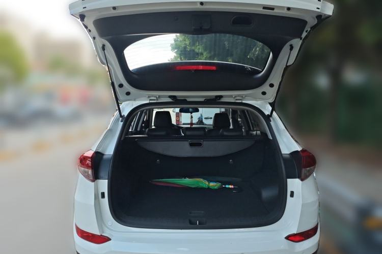 Used Hyundai Tucson 2015 1.6T Dual-Clutch Two-Wheel-Drive Smart Model Trunk