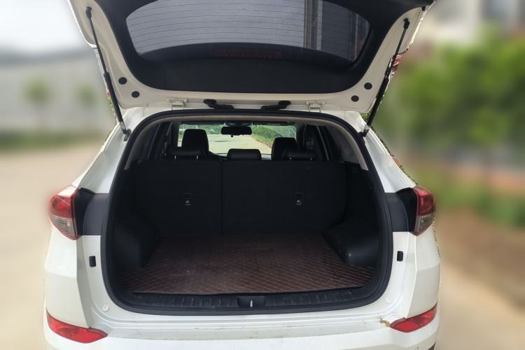 Used Hyundai Tucson 2015 1.6T Dual-Clutch Two-Wheel-Drive Smart Model Trunk