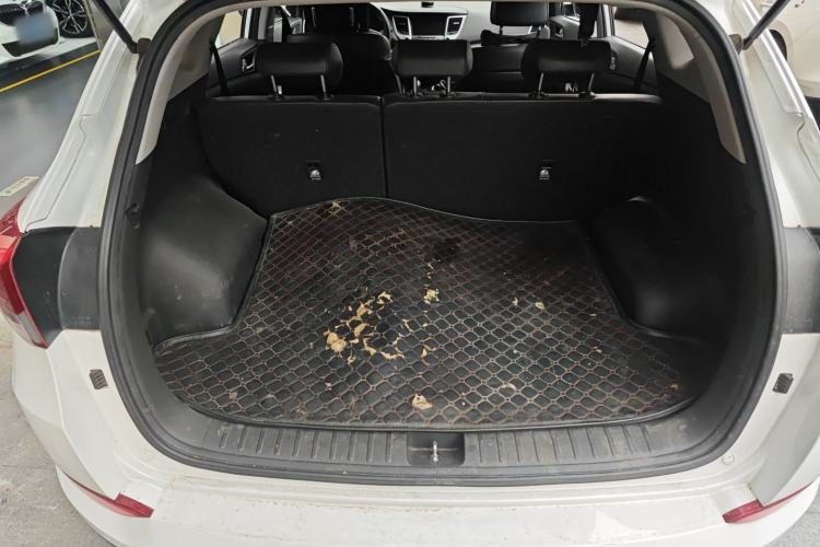 Used Hyundai Tucson 2015 1.6T Dual-Clutch Two-Wheel-Drive Smart Model Trunk