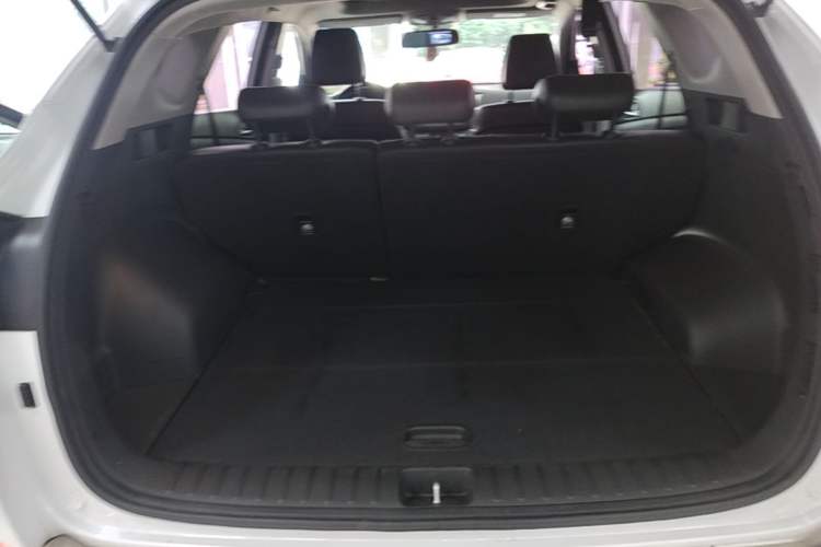 Used Hyundai Tucson 2015 1.6T Dual-Clutch Two-Wheel-Drive Smart Model Trunk