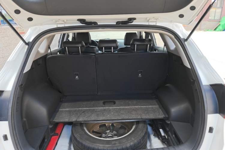 Used Hyundai Tucson 2015 1.6T Dual-Clutch Two-Wheel-Drive Smart Model Trunk