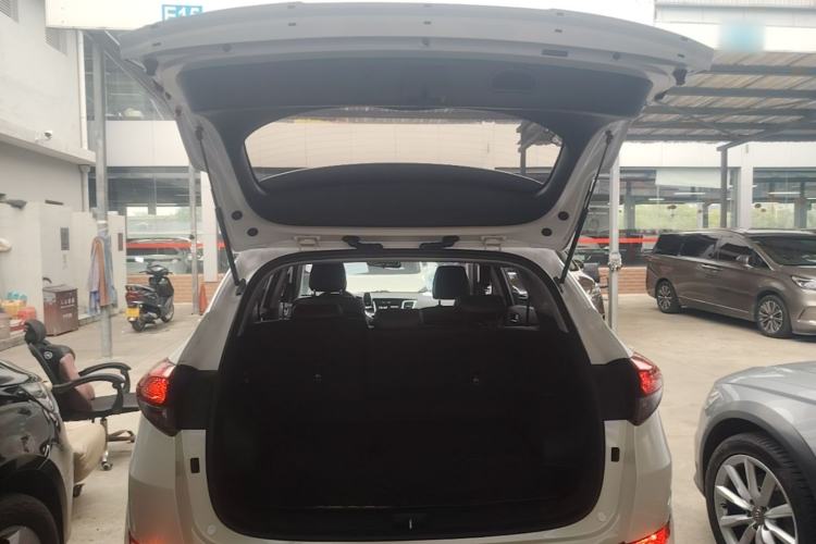 Used Hyundai Tucson 2015 1.6T Dual-Clutch Two-Wheel-Drive Smart Model Trunk