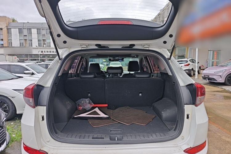 Used Hyundai Tucson 2015 1.6T Dual-Clutch Two-Wheel-Drive Smart Model Trunk