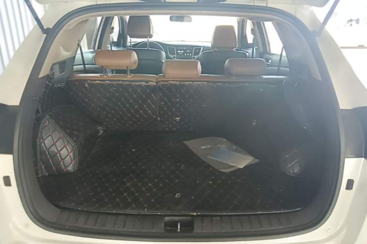 Used Hyundai Tucson 2015 1.6T Dual-Clutch Two-Wheel-Drive Smart Model Trunk