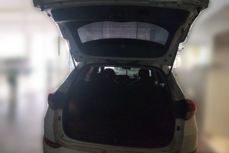 Used Hyundai Tucson 2015 1.6T Dual-Clutch Two-Wheel-Drive Smart Model Trunk